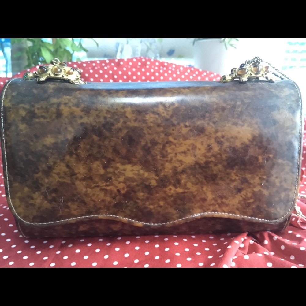 Vintage purse w/turtle detail
